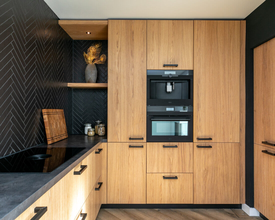 houten keuken met houten vloer