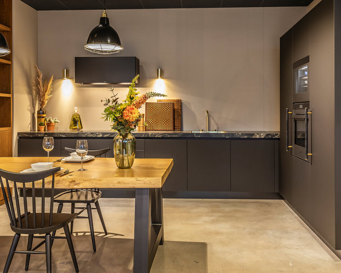 luxe-keuken-zwart-moderne-keuken-visker-1