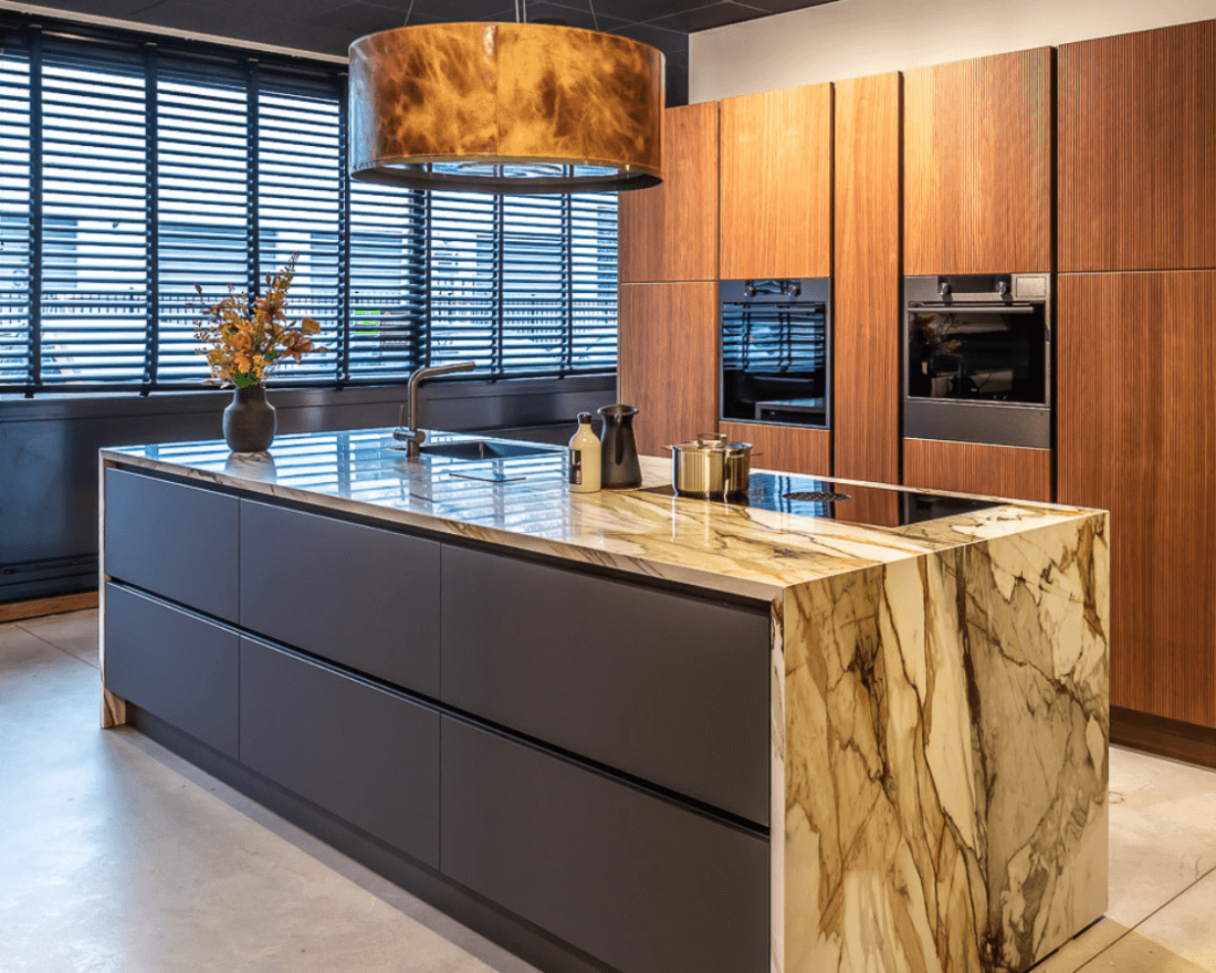 luxe-moderne-houten-keuken-hotel-chique-visker-3