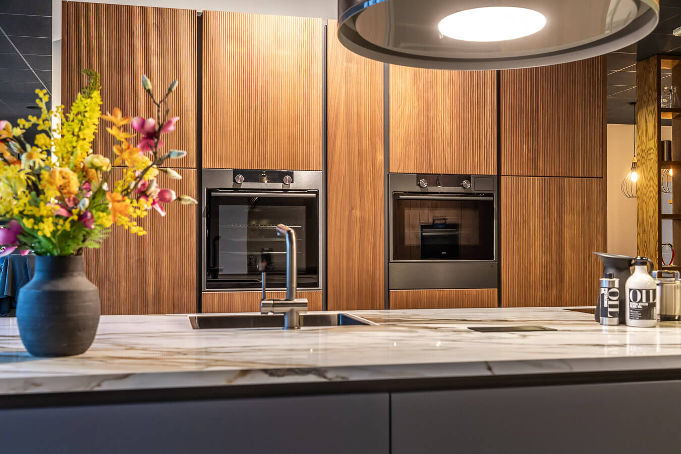 moderne keuken met eiland