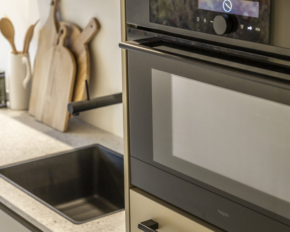 Beige keuken detail met oven