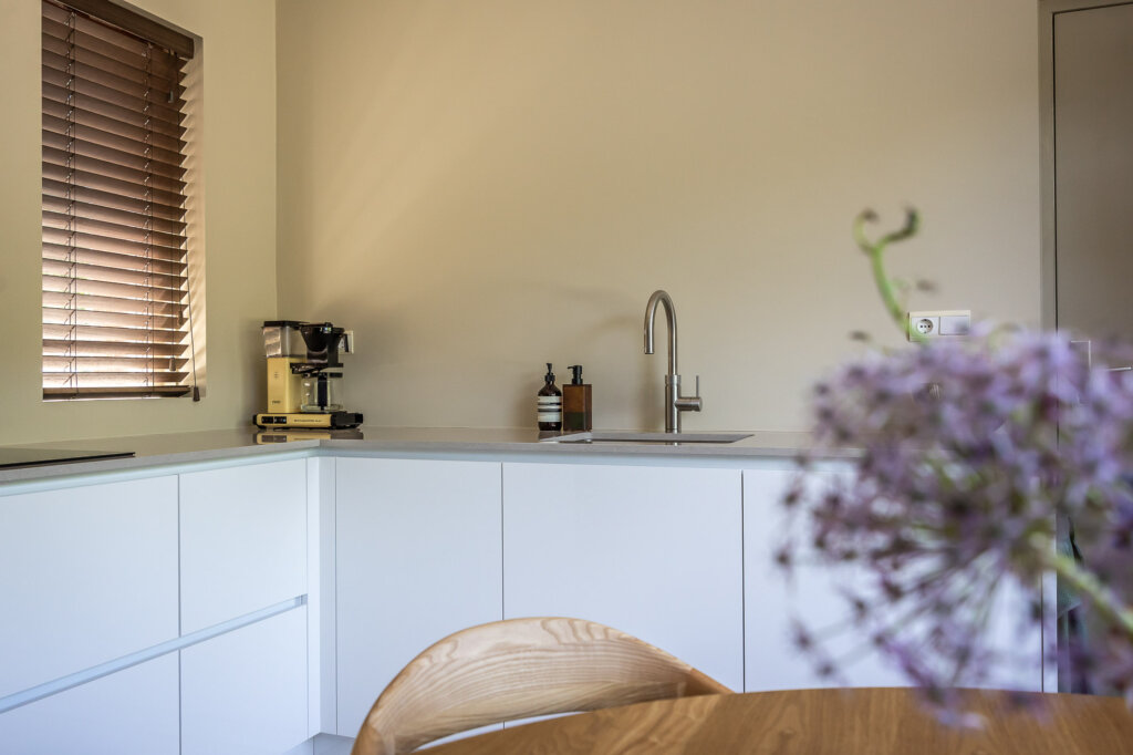 moderne hoogglans witte keuken